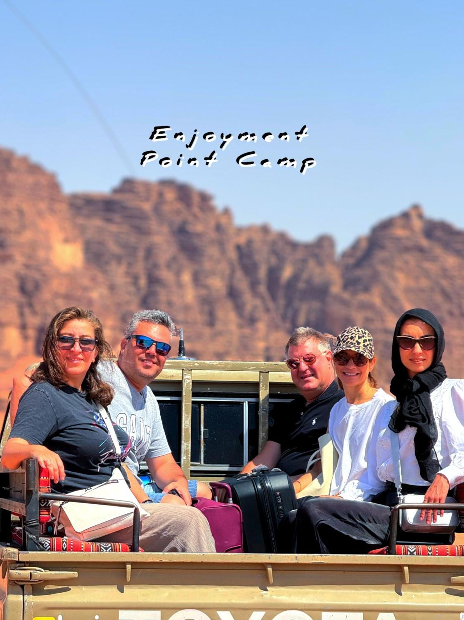 Luxury Enjoyment Point Bubbles Camp Bed & Breakfast Wadi Rum Eksteriør bilde