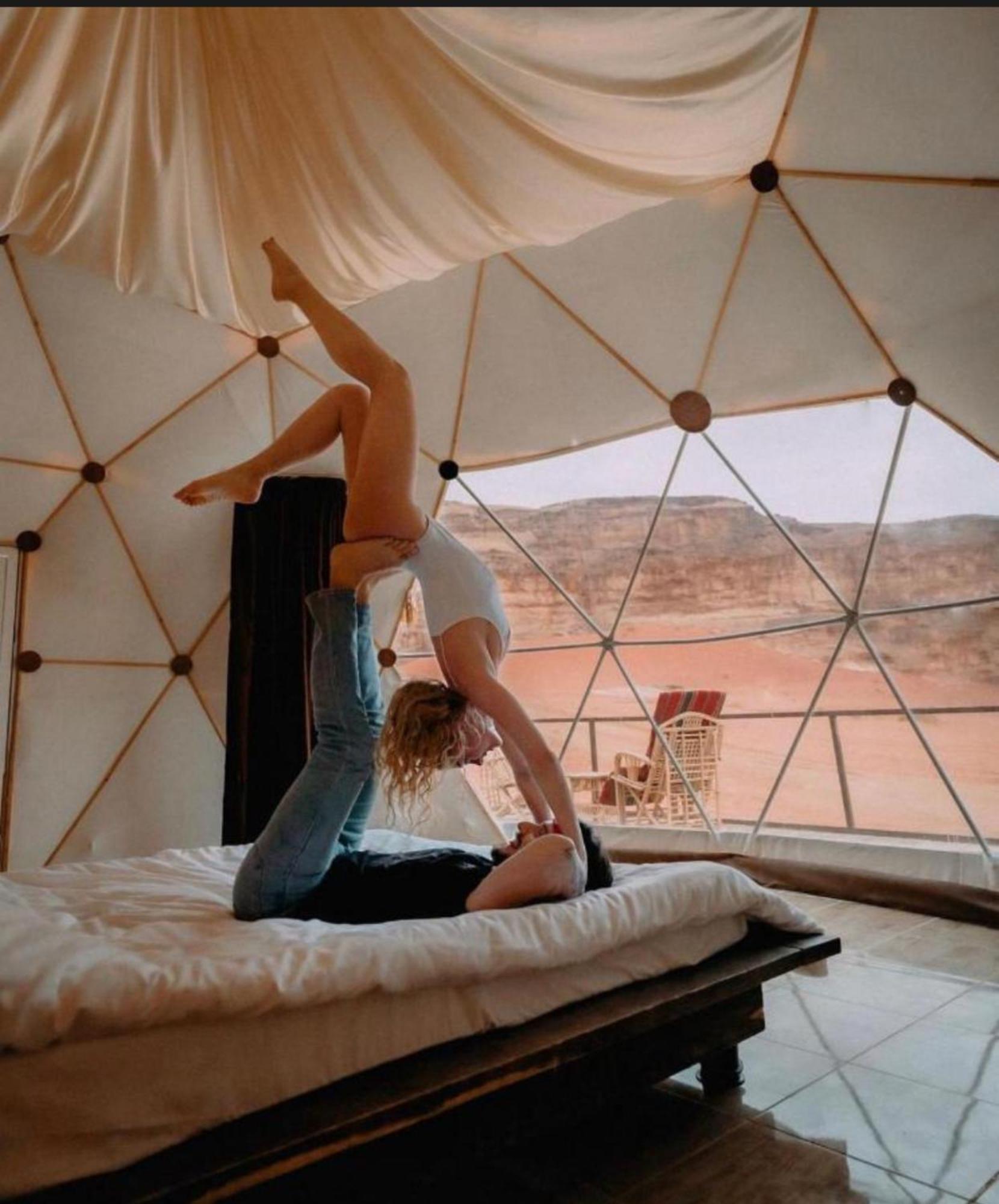 Luxury Enjoyment Point Bubbles Camp Bed & Breakfast Wadi Rum Eksteriør bilde